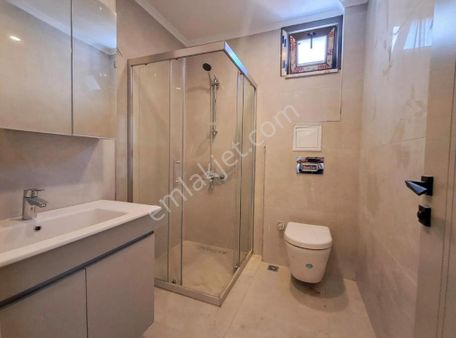 Satılık 2+1 Bostancı Ali Nihat Tarlan Cadde Cepheli Boş Oturmaya Hazır Daire