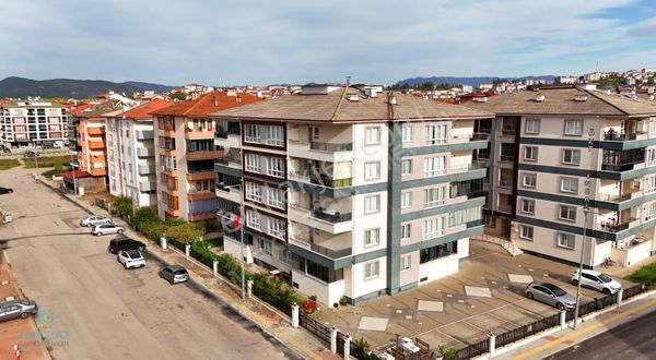 Valilik Karşısında Site İçerisinde 2+1 Depolu Fırsat Daire