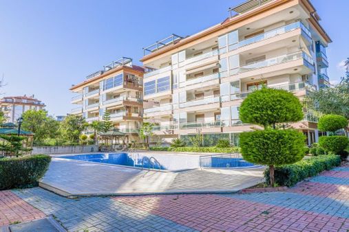 Alanya Kestel Mah.full Eşyalı Satılık 5+2 Bahçe Dubleks Daire