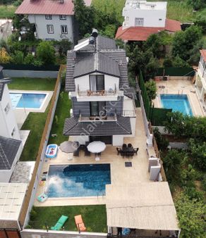 Goldhouse Dan Satılık Çiftlik Mahallesi Nde Site İçinde 4+1 Villa