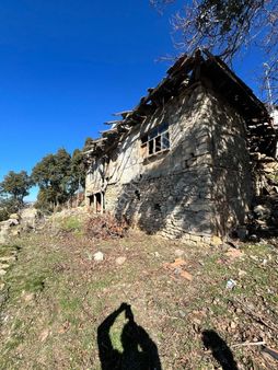 Gelendost Yeşilköy Köy İçi Arsa Ve Taş Ev Göl Manzaralı