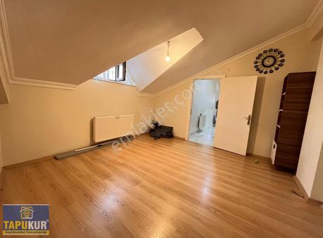 Yenibosna Merkez Cami Yakını 4+1 Kiralık Teraslı Dublex Daire