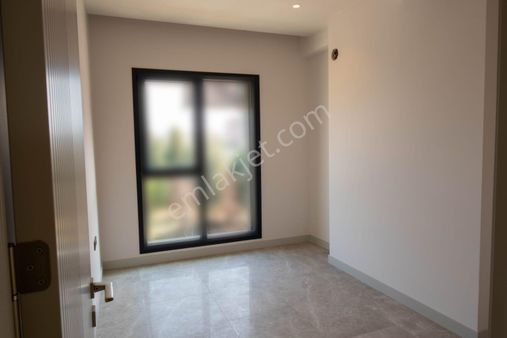 Yeni Şafak Mah Satılık Daire 4+1 1