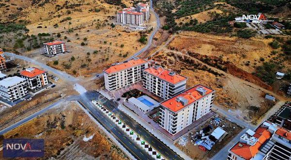 Nova'dan Yağız Efe Sitesinde 3+1 172 M2 Geniş Daire