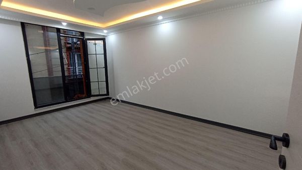 2+1 Otoparklı Merkezi Konumda Daire