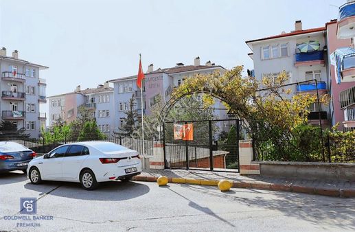 İst.yoluna Yakın Çamdeniz Sitesi Arakat Yapılı 3+1 Kiralık Daire