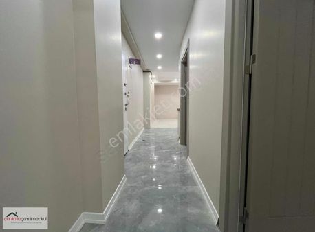 Atatürk Mahllesin De 2+1 Emsallerinden Büyük Yüksek Giriş