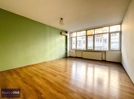 R-one Beyoğlu Cihangir Geniş Ve Ferah Balkonlu 3+1 Satılık Daire
