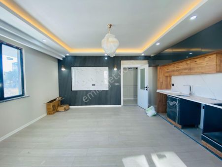 Güven'den Kapaklı'da Caddeye Yakın,k.otoparklı Fırsat 1+1 Daire