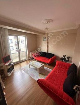 Recep Ümit'ten Bahçelievler Mahallesi Seylap Caddesi Yakınında Eşyalı Satılık 1+1 Ara Kat Daire