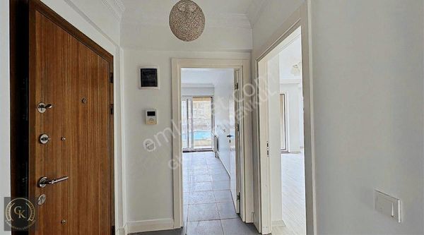 Başiskele Erenkaya Sitesinde Havuzlu 3+1 Muhteşem Kiralık Daire.