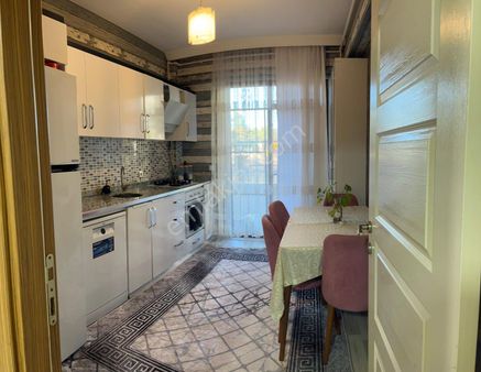 Hızlı 21 Gayrimenkul'den Piyale Düğün Salonu Civarı 3+1 Yüksek Giriş Katta Satılık Daire