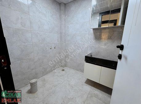 Çınar'dan Merkezi Konumda Mükemmel İşçiliğiyle 3+1 Arakat Daire