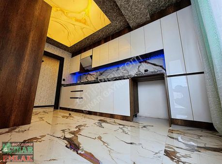 Çınar'dan Şık Tasarımıyla Ultra Lüks Katta 2+1 Dairesi Satışta