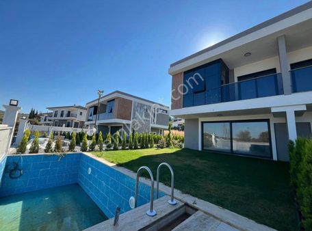 Kuşadası'nda Davutlar'da Özel Havuzlu Sıfır 3+1 Satılık