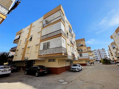Döşemealtı Yeniköy'de Site İçi Kiralık 3+1 Arakat Daire