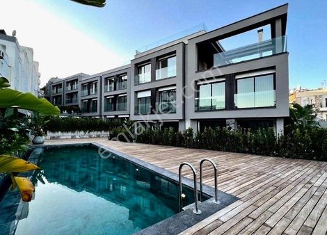 Bodrumda Satılık Lüks Daire Denize 200 Metre Lüks Rezidance Ev Güvenlikli Havuzlu Sitede Kaçırmayın
