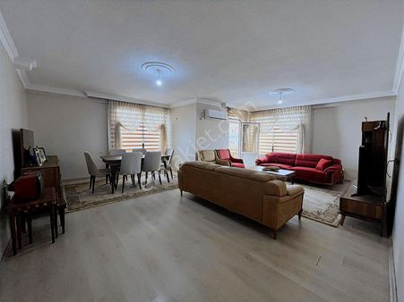 Vektörden Reşatbeyde Satılık 3+1 Kapalı Mutfak Daire