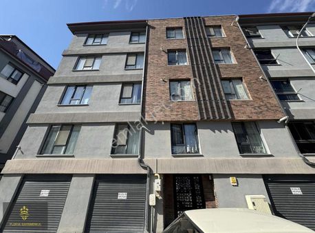 Cadde Üstü Yeni Bina Çok Geniş Ara Kat 2+1 Daire