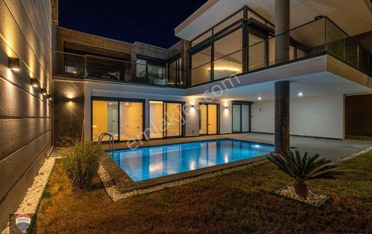 Marina Bölgesinin Tek Yeni Yapım Deniz Manzaralı Özel Havuzlu Villası