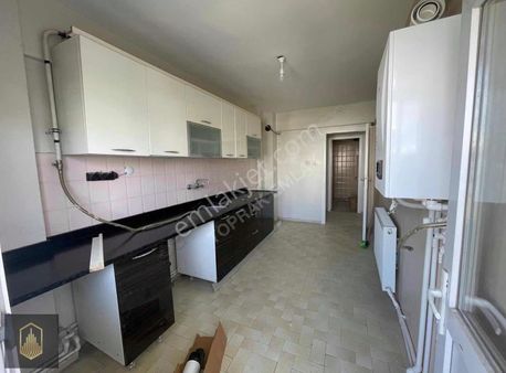 Toprak Gayrimenkul'den Merkez'de 2+1 90 M2 Kiralık Daire