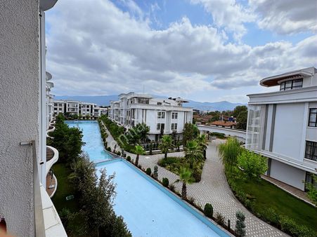 Zeray Mahal De Havuz Manzaralı Dubleks 1+1 Satılık Daire