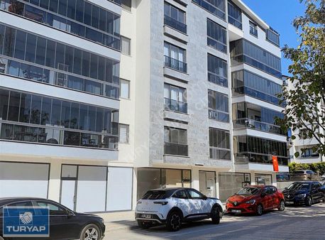 Turyap Leyla Akçınar'dan Balat'ta 1+1 Kiralık Daire