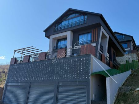 Trabzon Akçaabat Yaylacık Deniz Manzaralı Eşyalı Kiralık Villa