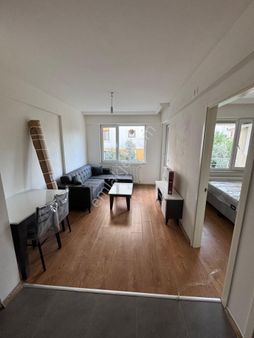 Bahar'dan Cadde Üstü Sıfır Eşyalı Geniş Balkonlu Kiralık 1+1