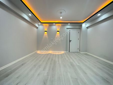 Kapaklı Mevlana Okullar Bölgesi Ara Kat 2+1 Satılık Daire