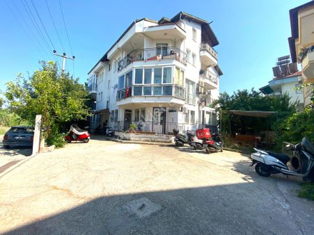 Goldhouse Den Satılık Daire Tuzla Mahallesinde Ferah 4+1 Giriş