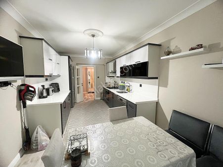 Kaletepe Ünsal Cadde Yakını Geniş Ful Yapılı Kök Tapu Güney Batı