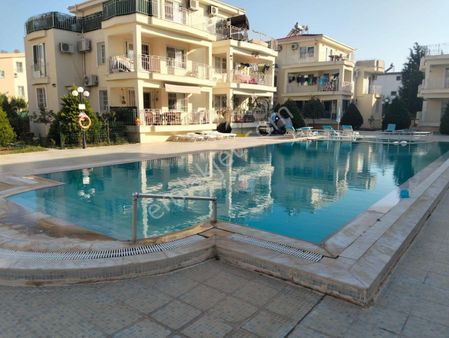 Didim Efelerde Havuzlu Sitede Satılık Müstakil Villa