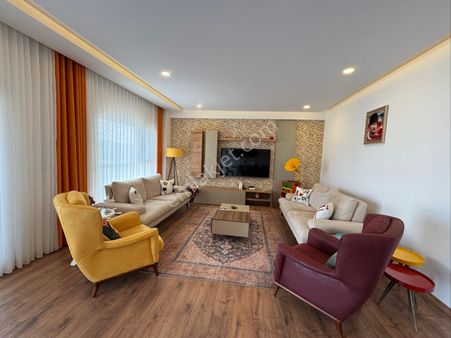 Geniş Ve Ferah Satılık 3+1 Daire