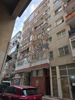 Bornova Merkez 9 Sokak Kiralık 3+1