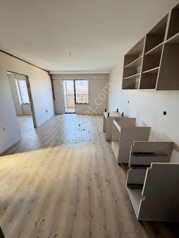 Natoyolu Cd 3 Bina Mesafede 1 Aya Teslim Lüks 1+1 Site Dairesi !