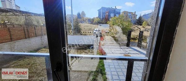 Emlak Denizi'den İncek'te Yeni Kullanıma Hazır Satılık Villa