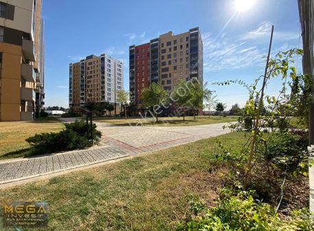 Mega İnvest Gayrimenkul' Den Cam Balkonlu 106 M2 Kiralık Daire