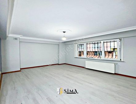 Krediye Uygun Ana Cadde Üzeri 3+1 1.kat Emsalinde Metrobüse 9 Dk