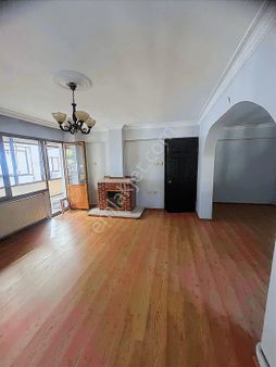 İzmir Hatay Bahçelievlerde Kiralık Geniş Ve Ferah 3+1 Daire