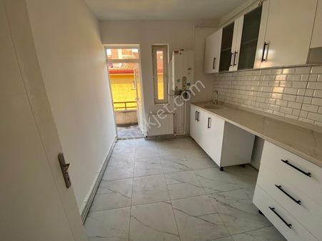 Yenimahalle'de Cadde Üzeri 3+1 Full Yapılı Fırsat!!