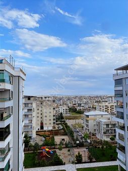 Hakev'den Adıy. Merkez Cumhuriyet Mahallesinde 4+1 Satılık Daire