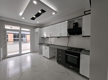 Recep Ümit Emlak'tan Şarhöyük Mahallesi Ve Sağlık Ocağının Yakınında [ Sıfır ] Kiralık 3+1 Daire