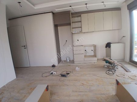 Yenigun"de Mevlanacaddesine Yakın Sıfır Binada 2+1