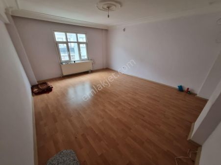 Deluxe 26 ' Dan Merkeze Yakın Ara Kat Balkonlu Geniş 3+1 120 M2 Daire