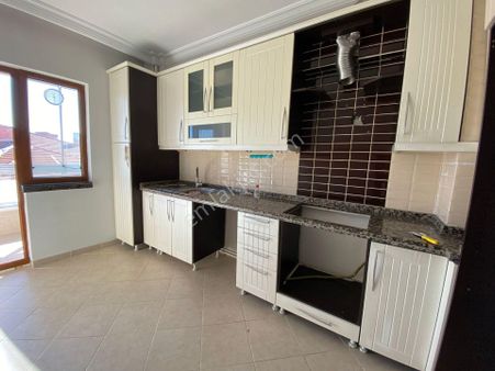 Etlikte Cadde Üzerinde Kiralık Full Yapılı 4+1