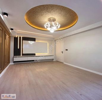 Metrobüse Yakın Dekorlu Ve Bakımlık Lüks Bahçe Katı Daire