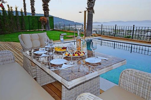 Bodrum'da Deniz Manzaralı Satılık Lüx 2 Adet Villa