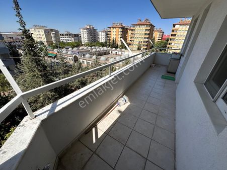 Karataş Merkez De Tramvaya Sıfır 3+1 Kiralık Ara Kat Daire