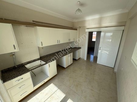 Şahintepe Mahallesinde 2+1 Kiralık Cephesi Açık Bakımlı Daire